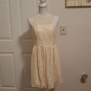 The Limited sz 6 ivory dress